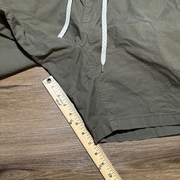 Vuori Shorts Mens XL  7" Green Dark Oregano Ripstop Hiking Outdoors Trail V370 - Picture 8 of 10